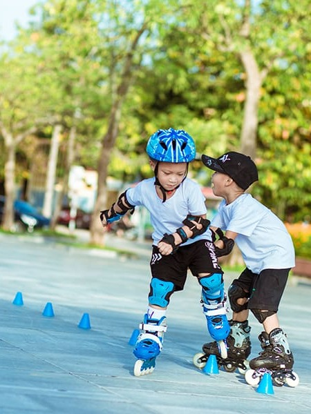 Giày patin kèm bảo hộ